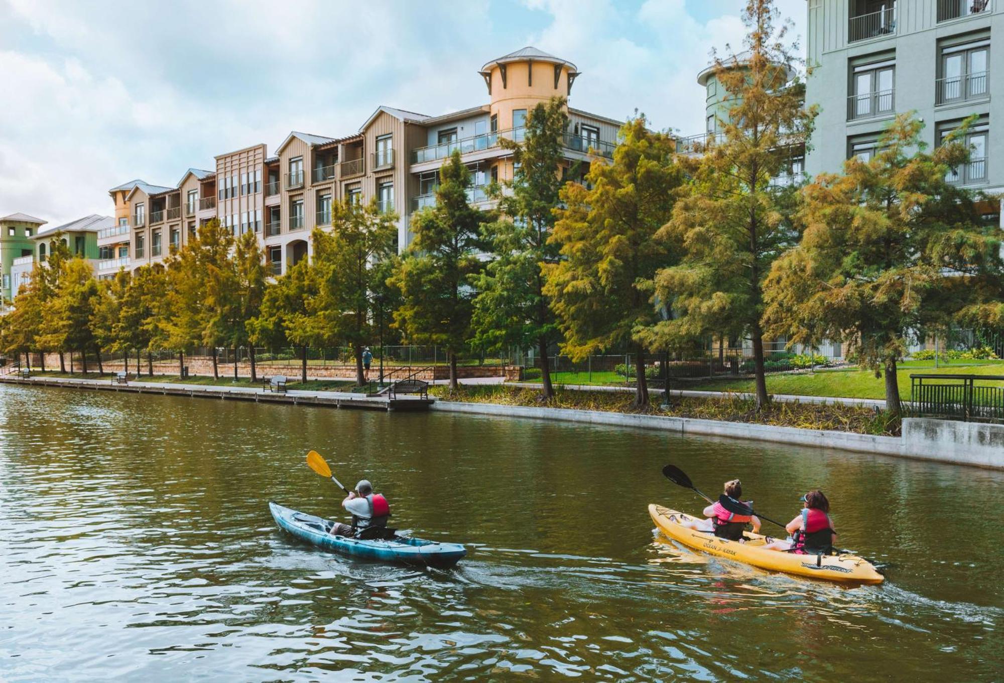 Hyatt Centric The Woodlands Hotel Exterior photo